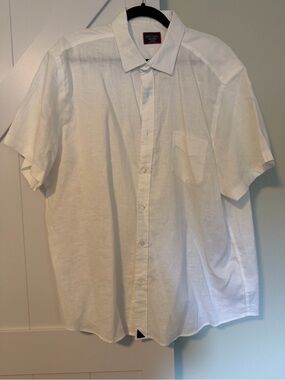 UNTUCKit White Short-Sleeve Button-Down Wrinkle Resistant Shirt